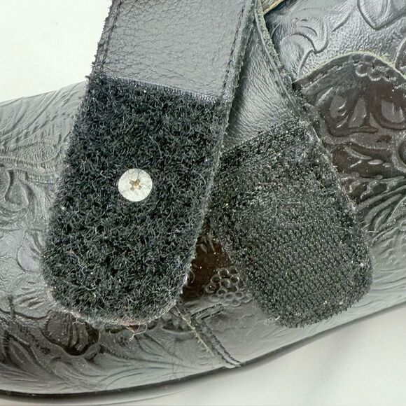 Alegria JOLEEN Black Tooled Floral Leather Slip On Adjustable Strap Support Clog - Picture 11 of 16